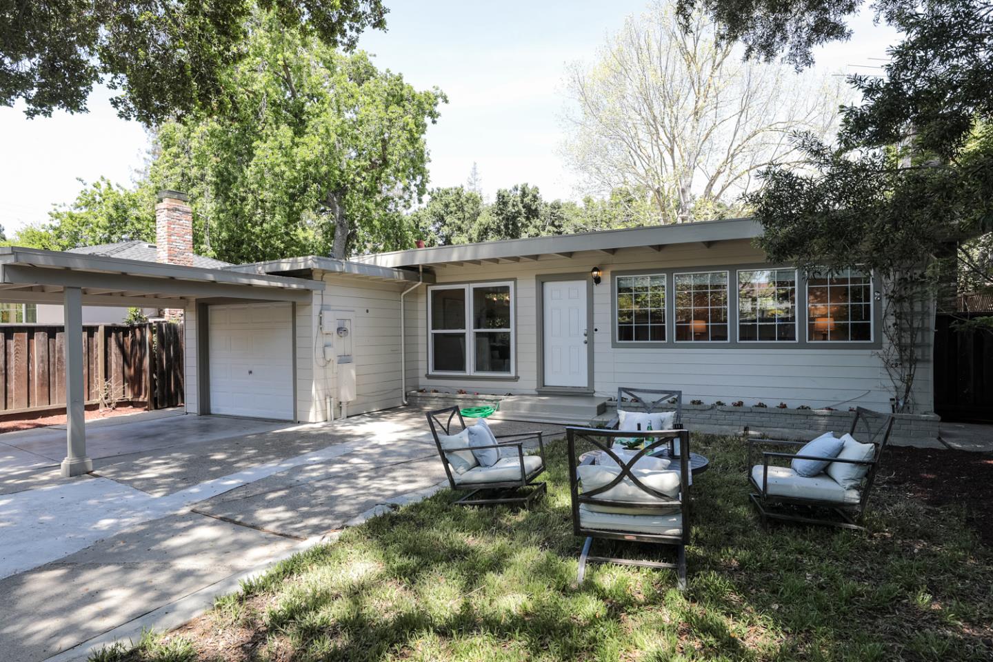 Detail Gallery Image 1 of 1 For 3515 Middlefield Rd, Menlo Park,  CA 94025 - 3 Beds | 2 Baths