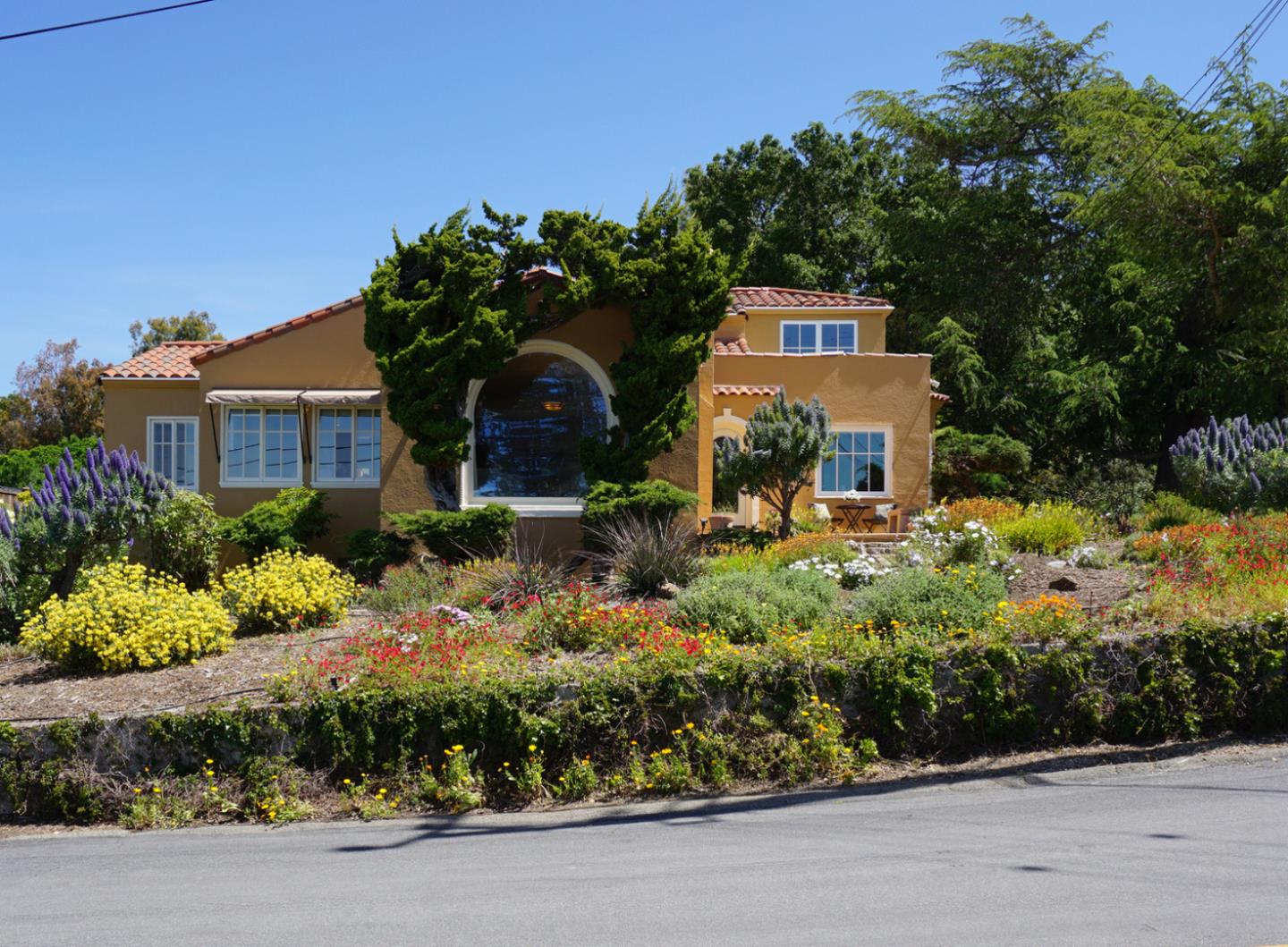 Detail Gallery Image 1 of 1 For 10760 Ridgeview Way, San Jose,  CA 95127 - 3 Beds | 2/1 Baths