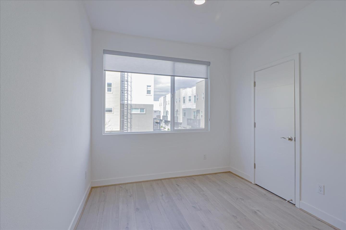 Detail Gallery Image 15 of 37 For 105 Uptown Cir, Oakland,  CA 94607 - 2 Beds | 2/1 Baths