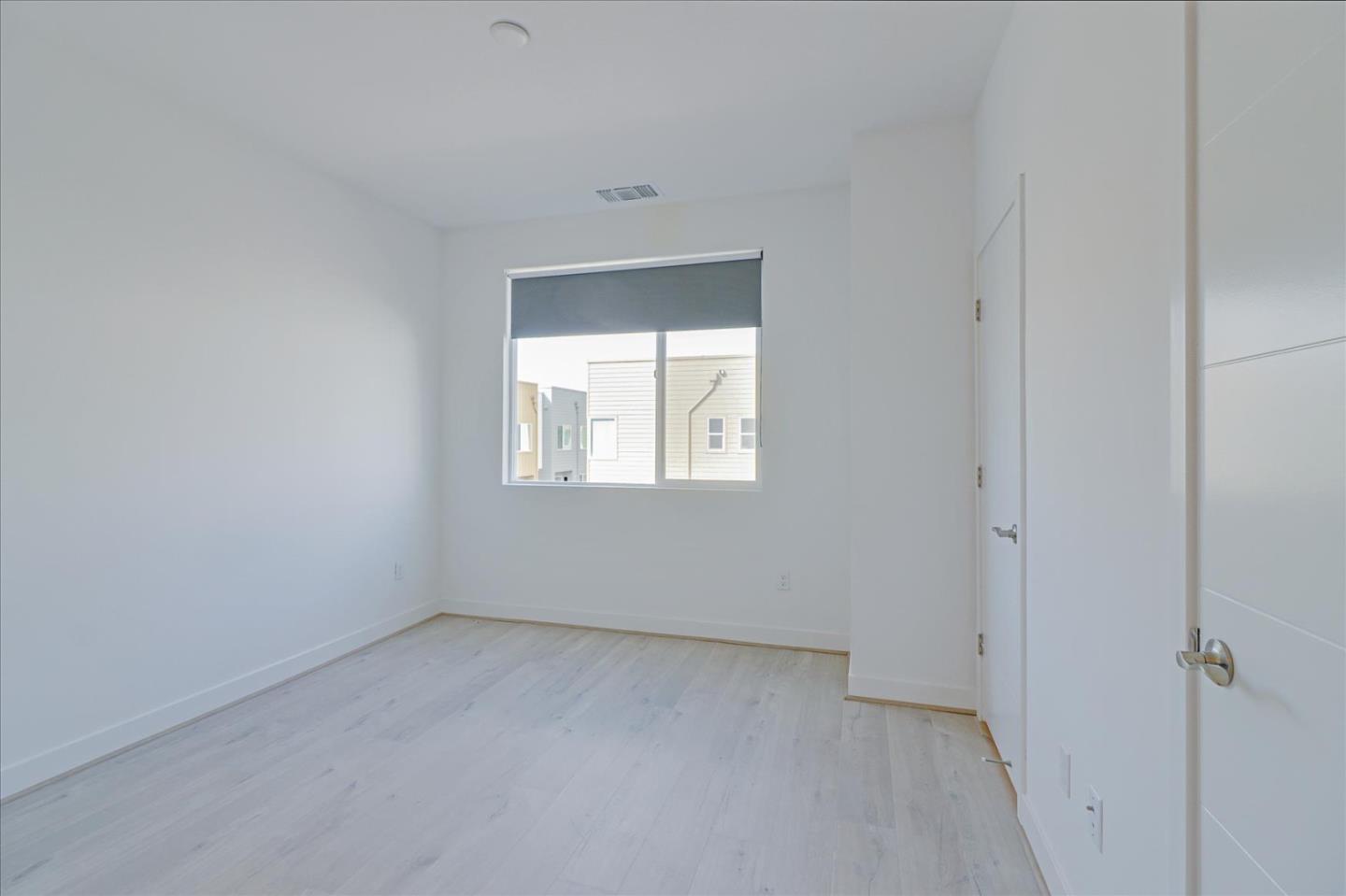 Detail Gallery Image 20 of 37 For 105 Uptown Cir, Oakland,  CA 94607 - 2 Beds | 2/1 Baths