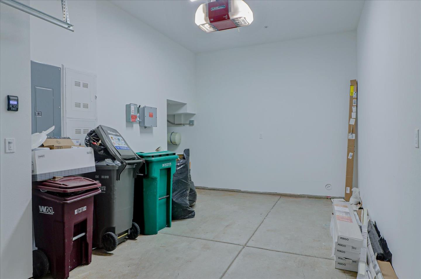 Detail Gallery Image 32 of 37 For 105 Uptown Cir, Oakland,  CA 94607 - 2 Beds | 2/1 Baths