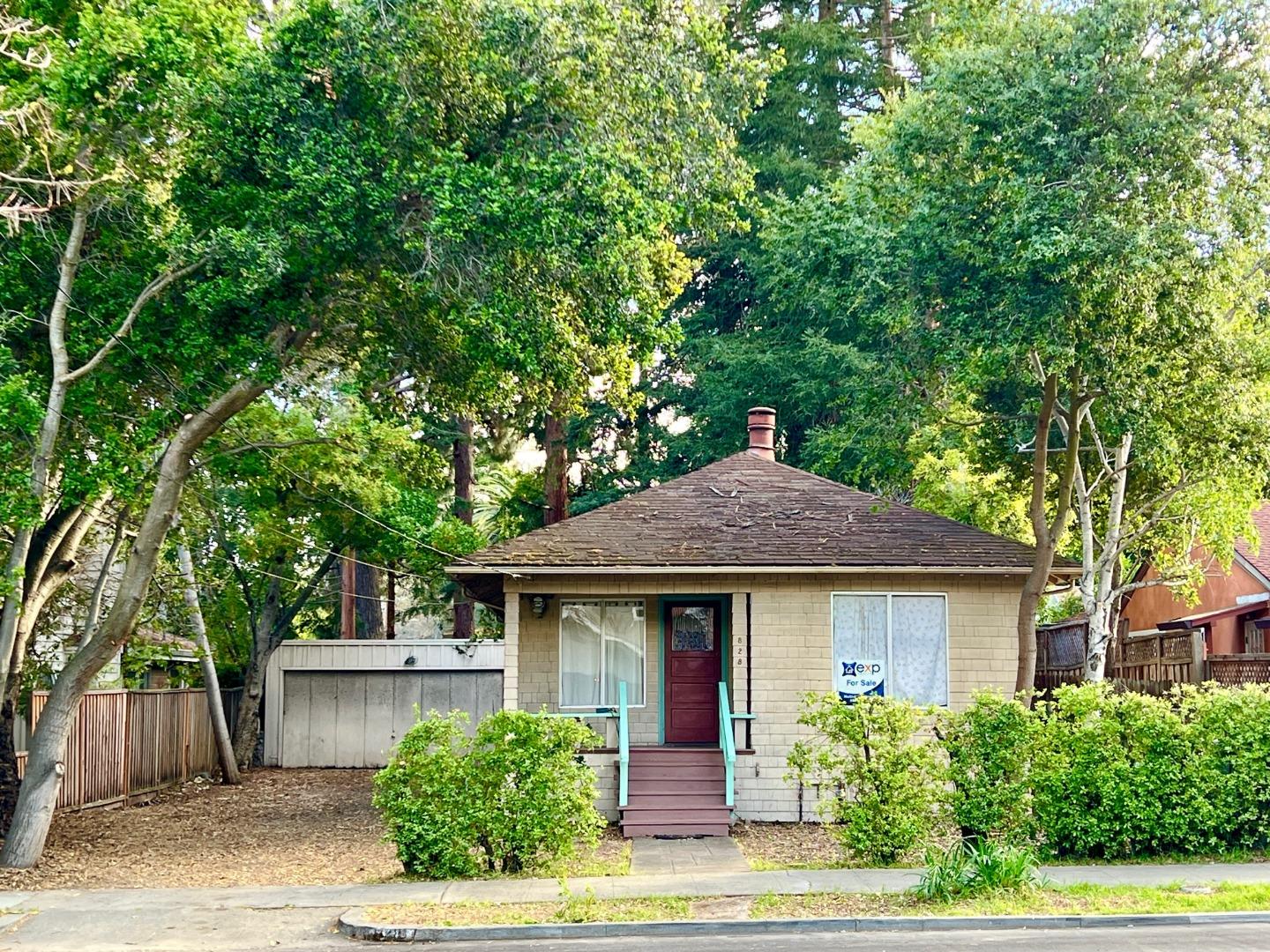 Detail Gallery Image 1 of 1 For 828 Guinda St, Palo Alto,  CA 94301 - 2 Beds | 1 Baths