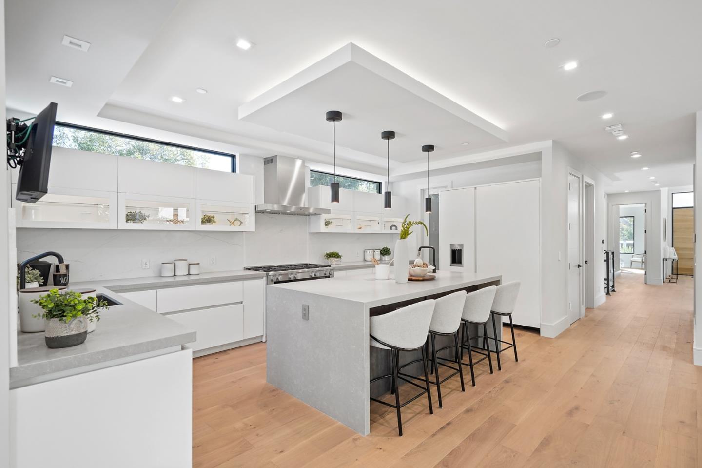 Detail Gallery Image 18 of 77 For 543 Tennyson Ave, Palo Alto,  CA 94301 - 6 Beds | 6/1 Baths