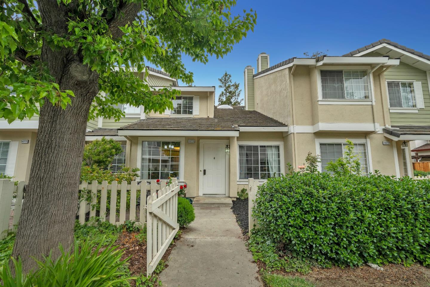 Detail Gallery Image 1 of 1 For 34775 Shalimar Ter, Fremont,  CA 94555 - 2 Beds | 2/1 Baths