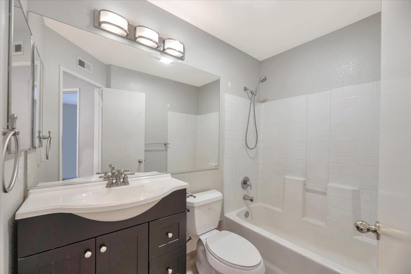 Detail Gallery Image 29 of 36 For 11865 Spruce Run Dr #C,  San Diego,  CA 92131 - 3 Beds | 2/1 Baths