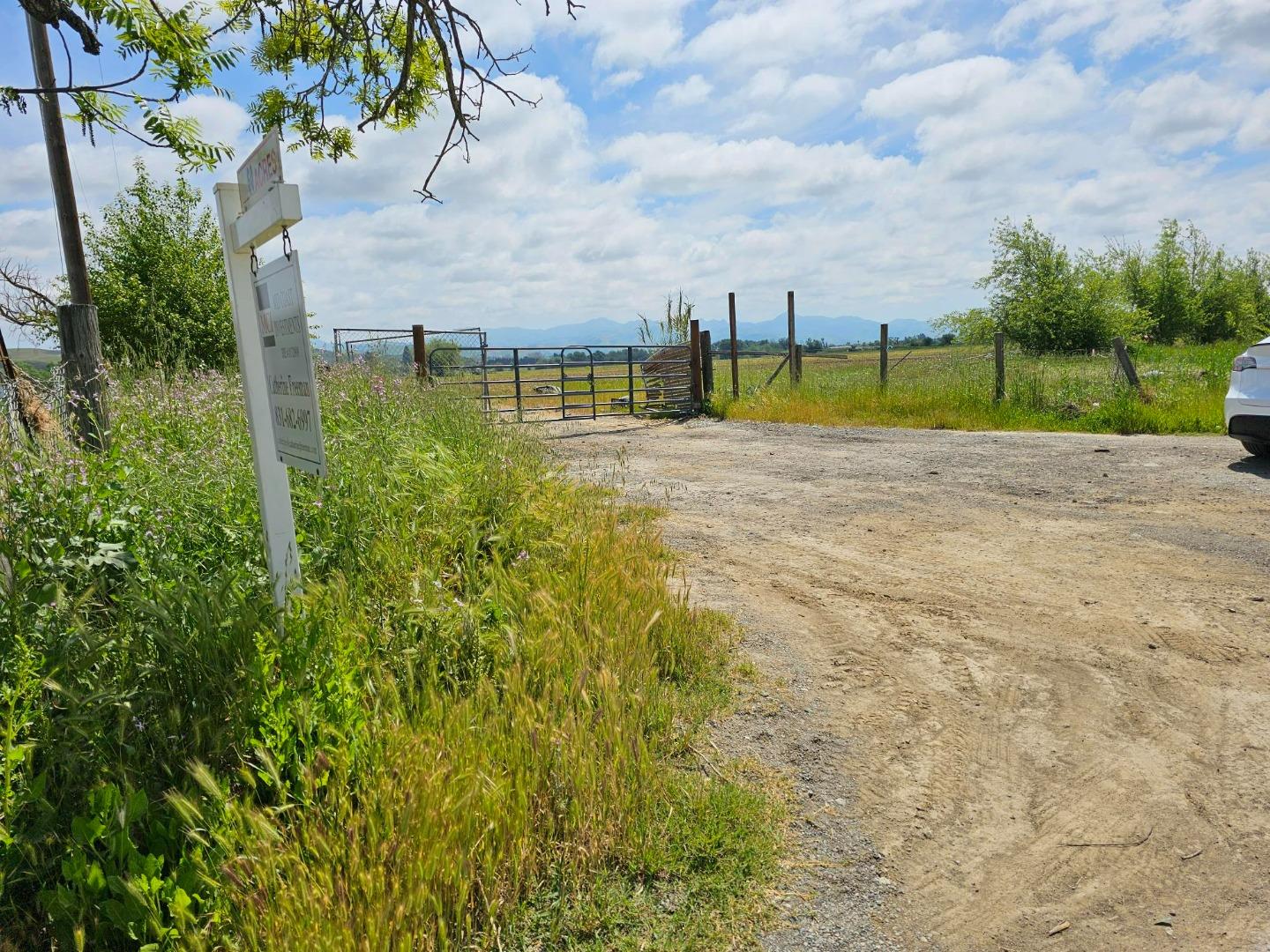 Photo of 0 Lovers Ln in Hollister, CA
