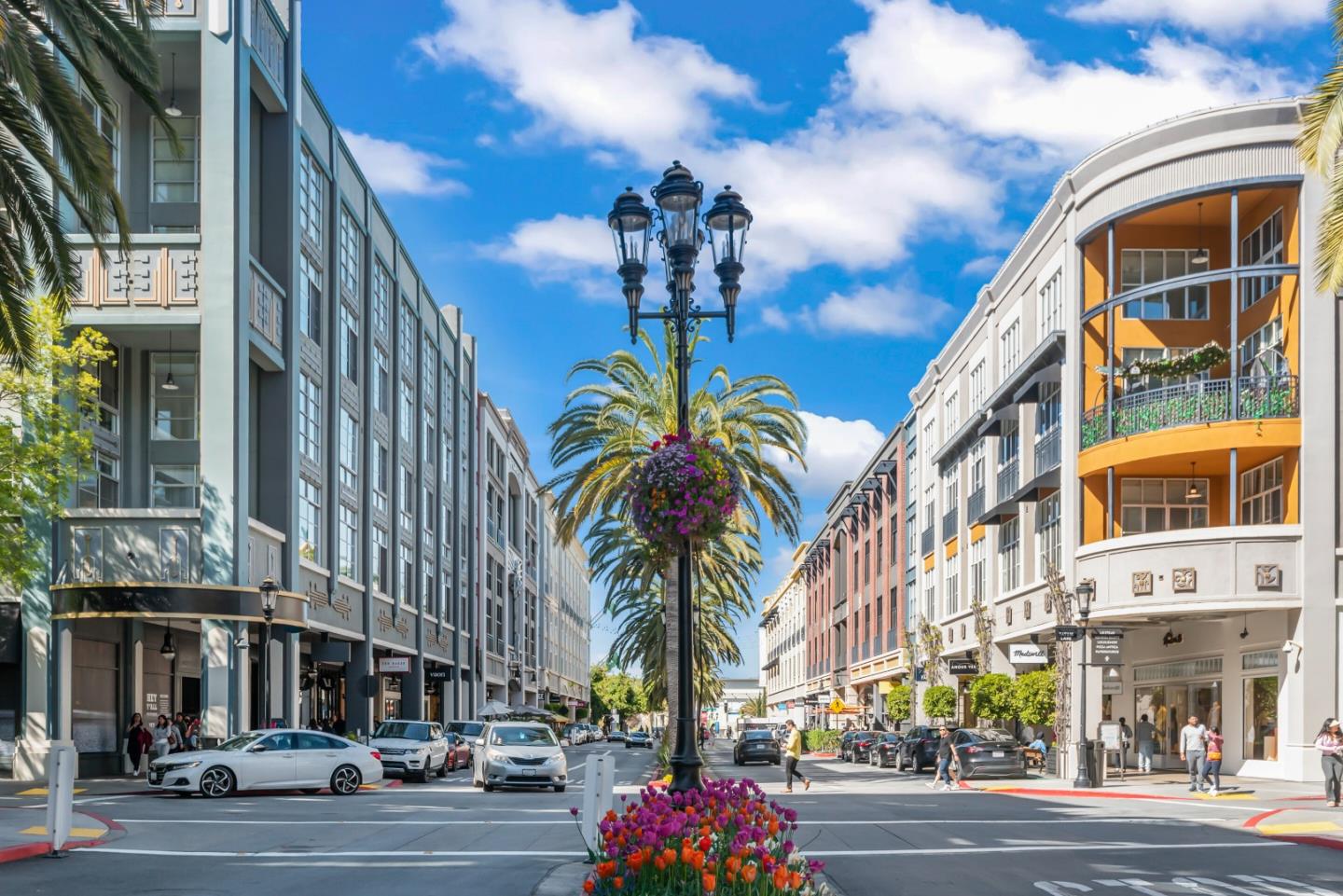 Detail Gallery Image 1 of 1 For 334 Santana Row #339,  San Jose,  CA 95128 - 2 Beds | 1/1 Baths