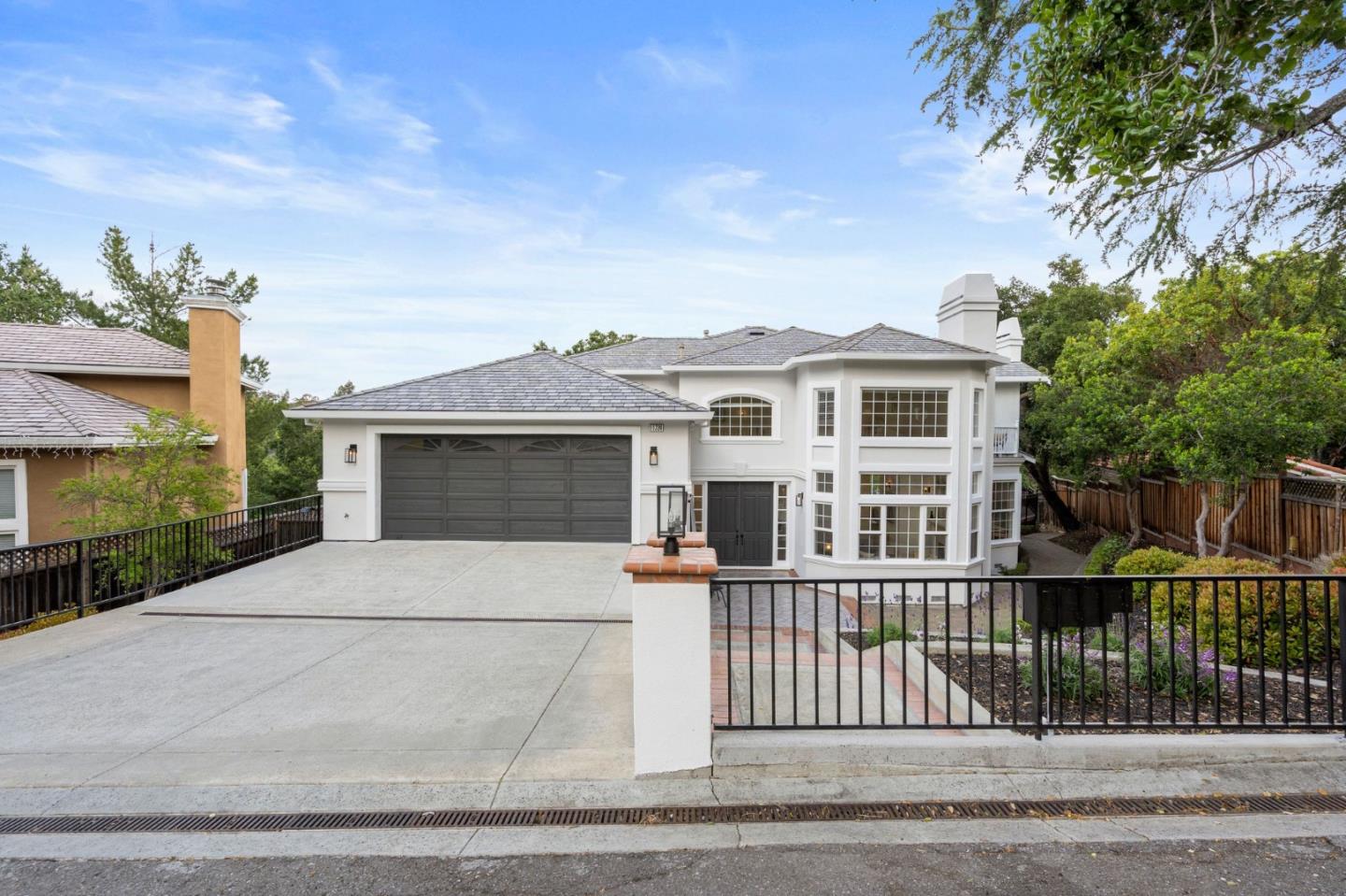 Detail Gallery Image 1 of 1 For 11724 Winding Way, Los Altos,  CA 94024 - 5 Beds | 3/1 Baths