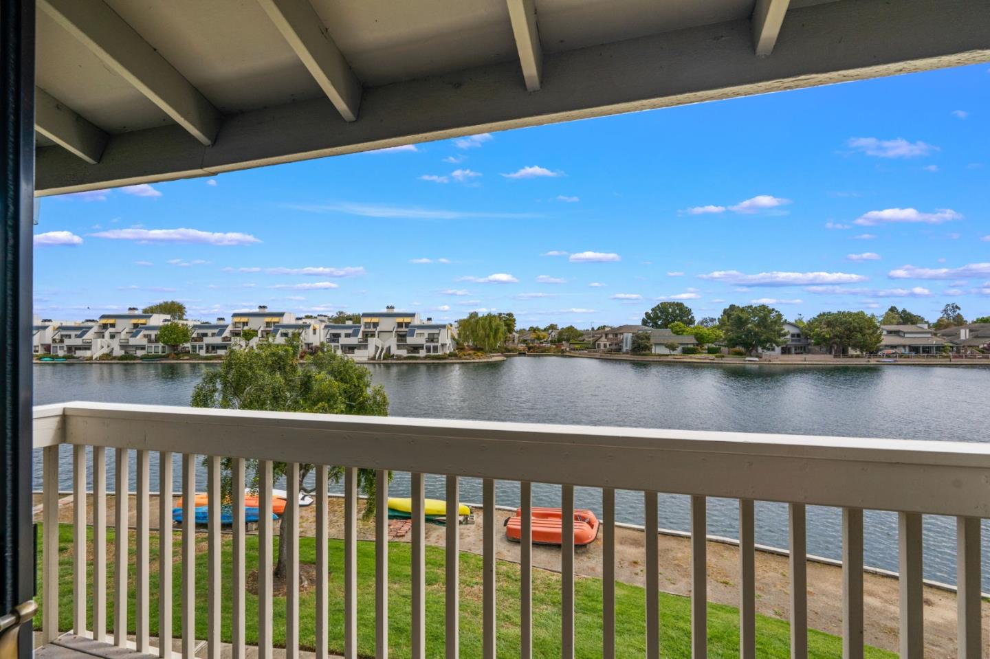 Detail Gallery Image 1 of 1 For 805 Juno Ln, Foster City,  CA 94404 - 2 Beds | 2/1 Baths