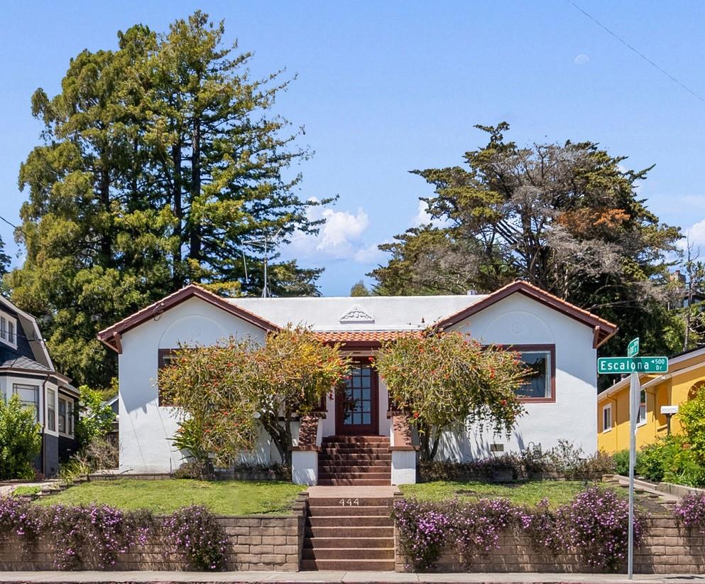 Detail Gallery Image 1 of 1 For 444 Escalona Dr, Santa Cruz,  CA 95060 - 3 Beds | 1/1 Baths