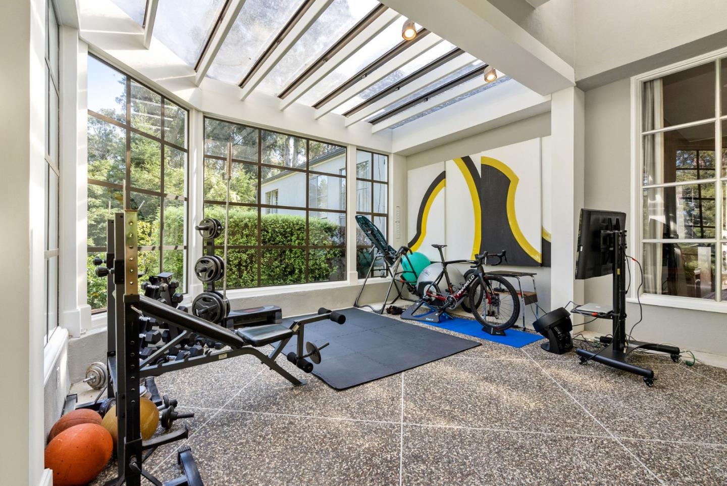 Detail Gallery Image 20 of 24 For 30 Fagan Dr, Hillsborough,  CA 94010 - 5 Beds | 4/1 Baths