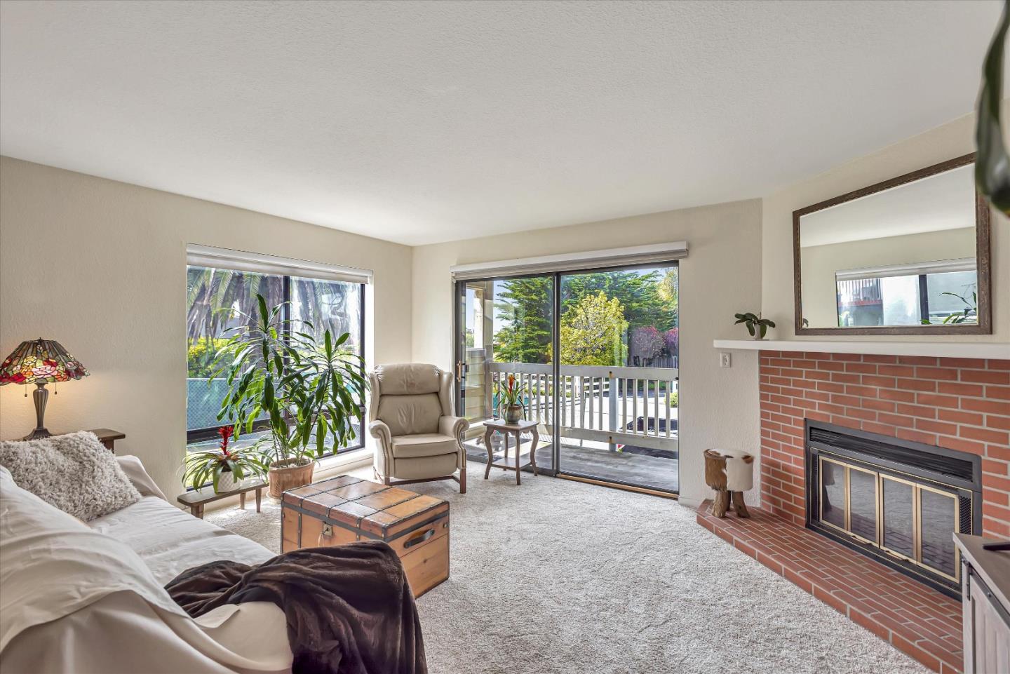 Detail Gallery Image 1 of 1 For 408 Laurel Ave, Half Moon Bay,  CA 94019 - 2 Beds | 2 Baths