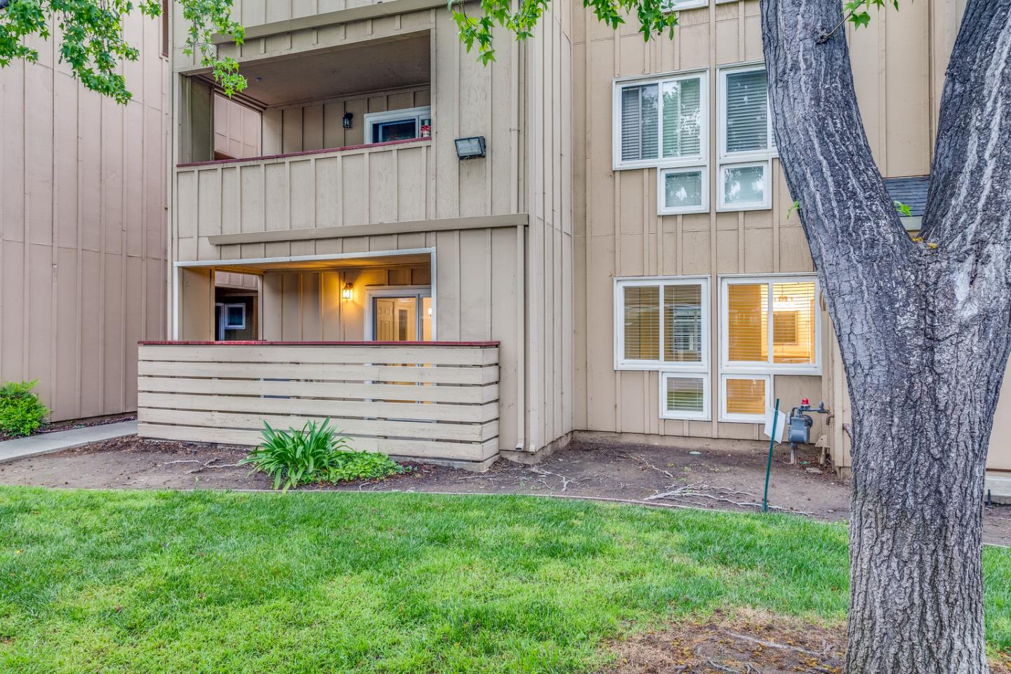 Detail Gallery Image 1 of 1 For 131 Monte Verano Ct, San Jose,  CA 95116 - 2 Beds | 1 Baths