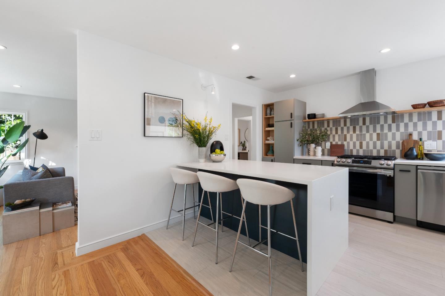 Detail Gallery Image 9 of 75 For 108 Arrowood Ln, San Mateo,  CA 94403 - 2 Beds | 2 Baths