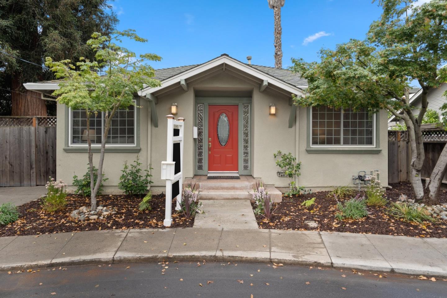Detail Gallery Image 1 of 1 For 1037 Leona Ct, San Jose,  CA 95125 - 2 Beds | 2 Baths