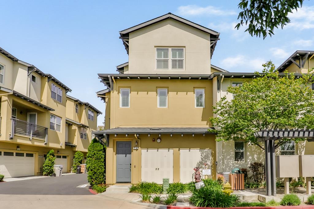 Detail Gallery Image 1 of 1 For 2162 Klassen Way, San Jose,  CA 95131 - 2 Beds | 2/1 Baths