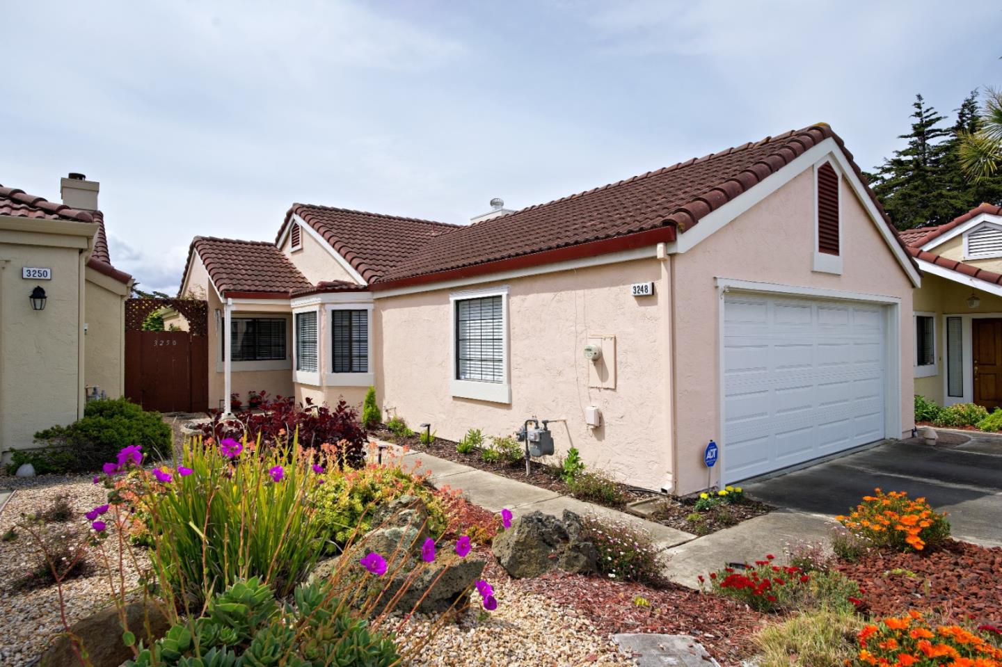 Detail Gallery Image 1 of 1 For 3248 Sandpiper Way, Marina,  CA 93933 - 3 Beds | 2 Baths