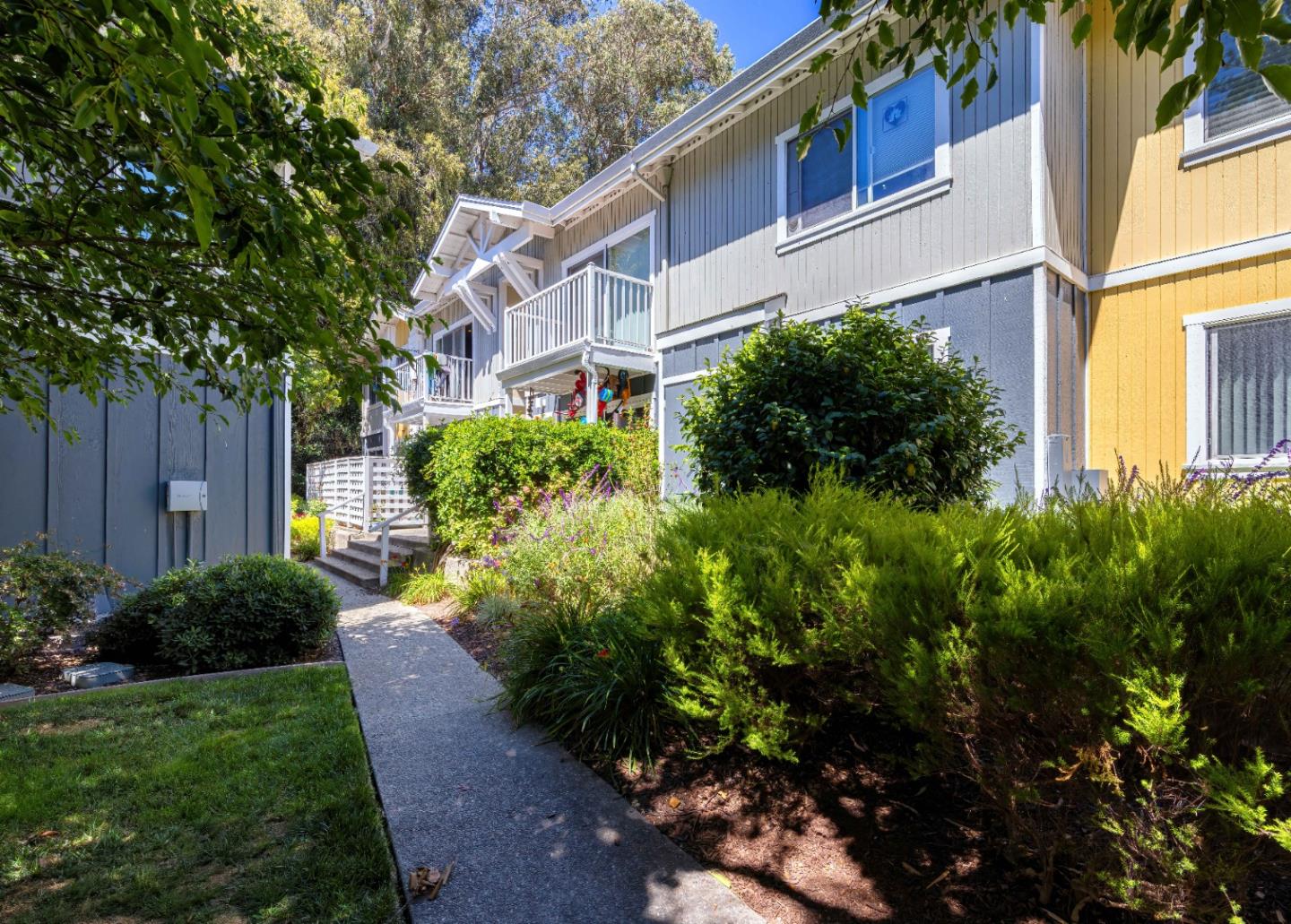 Detail Gallery Image 1 of 1 For 755 14th Ave #703,  Santa Cruz,  CA 95062 - 1 Beds | 1 Baths