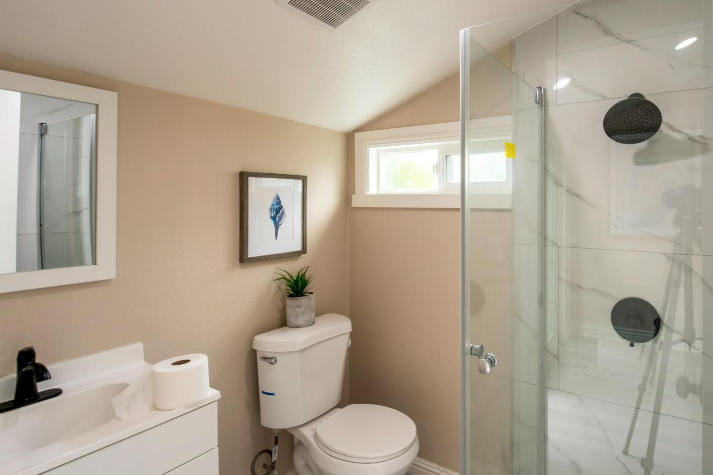 Detail Gallery Image 35 of 47 For 1711 Ward St, Berkeley,  CA 94703 - 3 Beds | 2 Baths