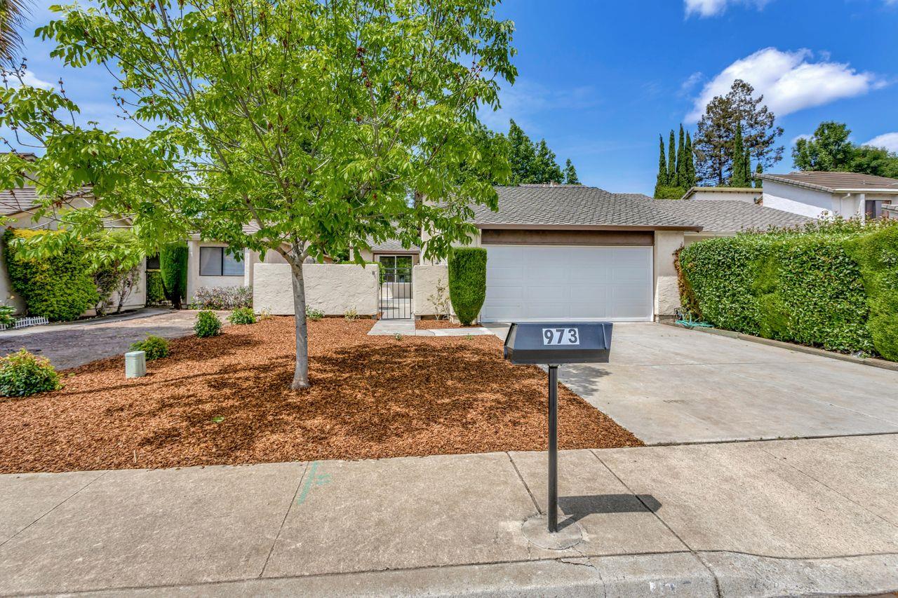 Detail Gallery Image 1 of 1 For 973 Courtland Ct, Milpitas,  CA 95035 - 2 Beds | 2 Baths