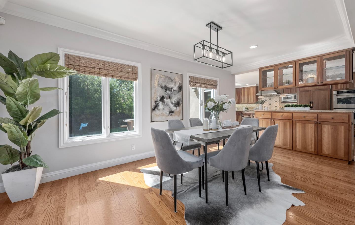 Detail Gallery Image 11 of 54 For 60 Corto Ln, Woodside,  CA 94062 - 4 Beds | 4/1 Baths