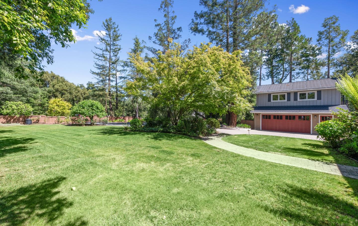 Detail Gallery Image 34 of 54 For 60 Corto Ln, Woodside,  CA 94062 - 4 Beds | 4/1 Baths