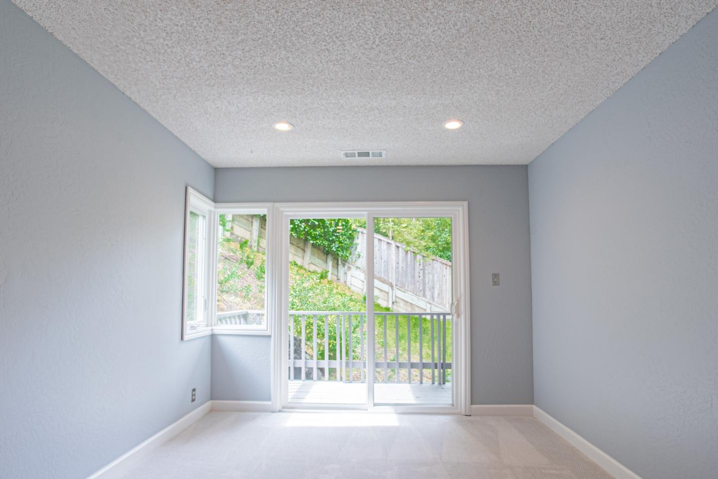 Detail Gallery Image 31 of 57 For 1232 Kenilworth Rd, Hillsborough,  CA 94010 - 5 Beds | 3 Baths