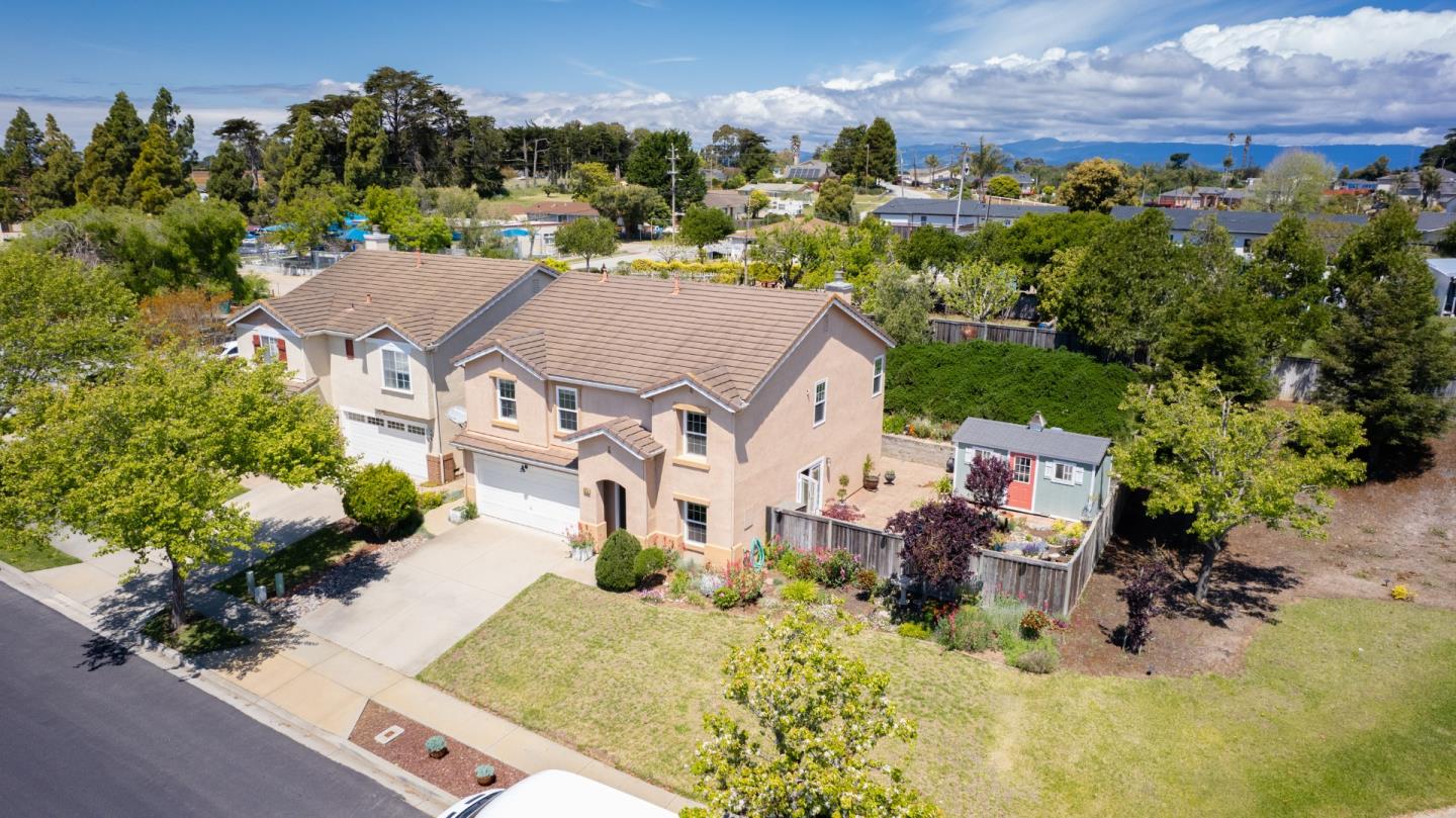 Detail Gallery Image 1 of 1 For 2715 Golf Cir, Watsonville,  CA 95076 - 3 Beds | 2/1 Baths