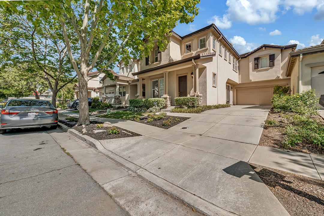 Detail Gallery Image 1 of 1 For 1694 Pala Ranch Cir, San Jose,  CA 95133 - 4 Beds | 2/1 Baths