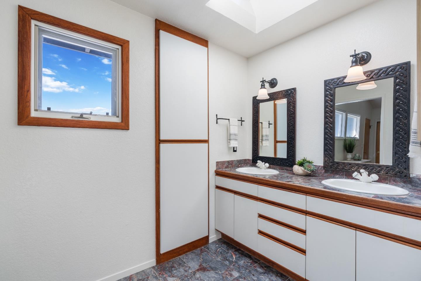 Detail Gallery Image 34 of 76 For 11835 Skyline Blvd, Los Gatos,  CA 95033 - 3 Beds | 2 Baths