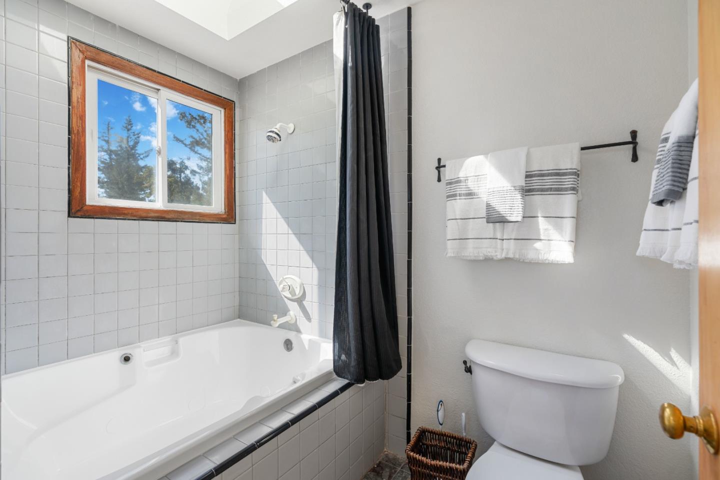 Detail Gallery Image 35 of 76 For 11835 Skyline Blvd, Los Gatos,  CA 95033 - 3 Beds | 2 Baths