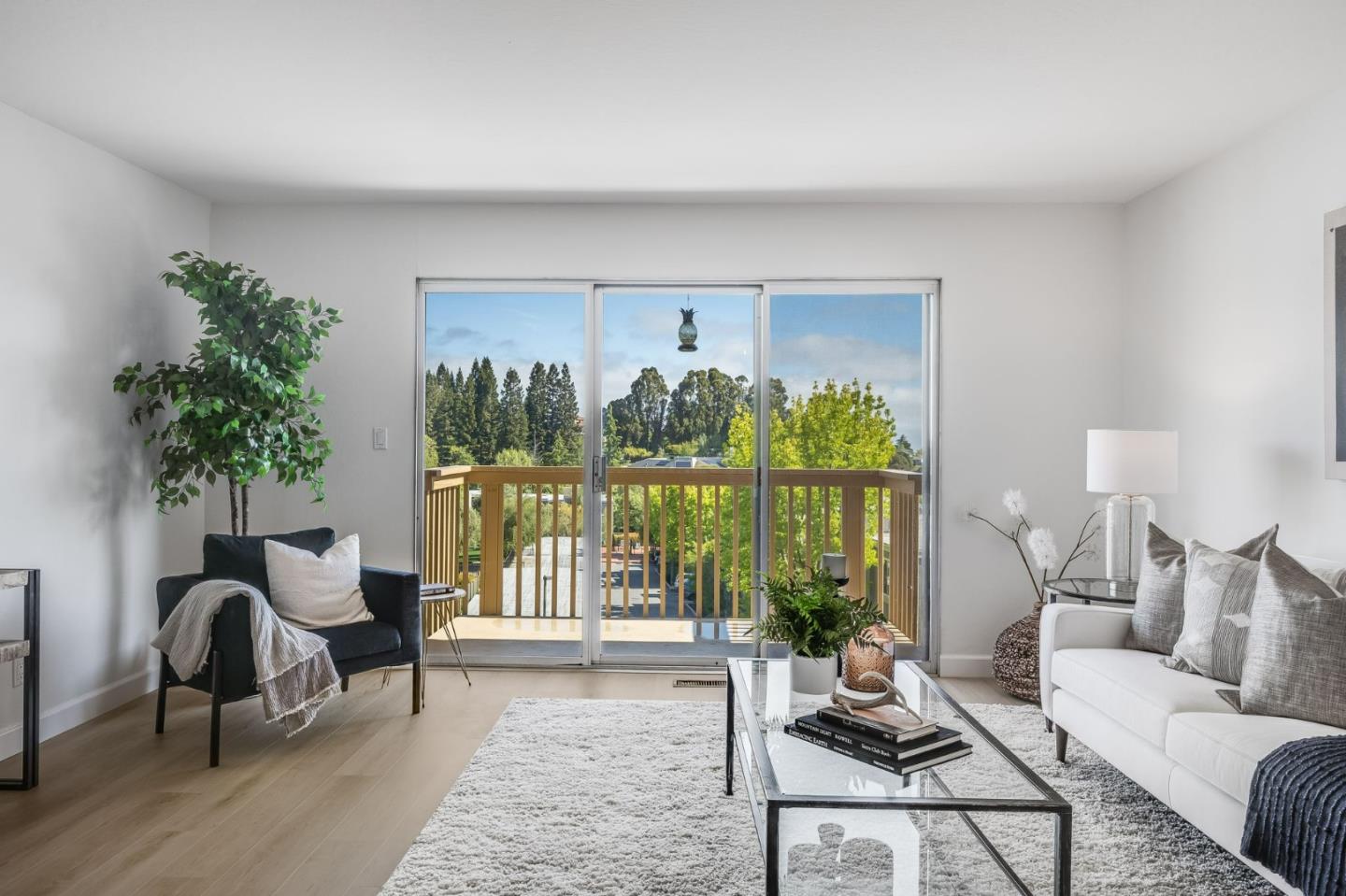 Detail Gallery Image 1 of 1 For 4050 Farm Hill Blvd #6,  Redwood City,  CA 94061 - 2 Beds | 2 Baths