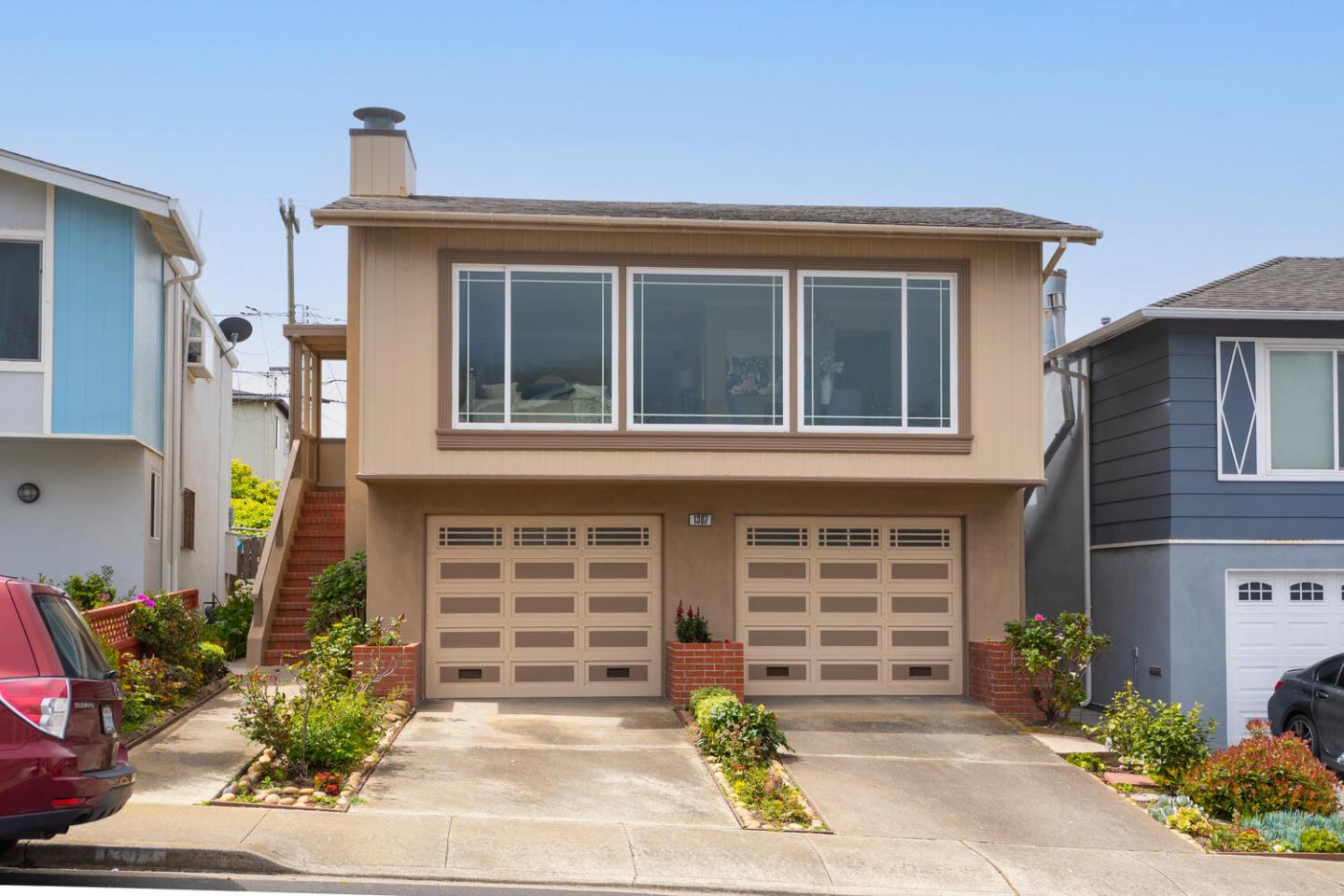 Detail Gallery Image 1 of 1 For 1307 Skyline Dr, Daly City,  CA 94015 - 3 Beds | 2 Baths