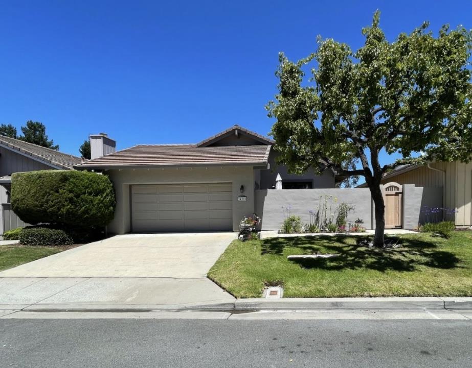 Detail Gallery Image 1 of 1 For 24260 Pheasant Ct, Salinas,  CA 93908 - 2 Beds | 2 Baths