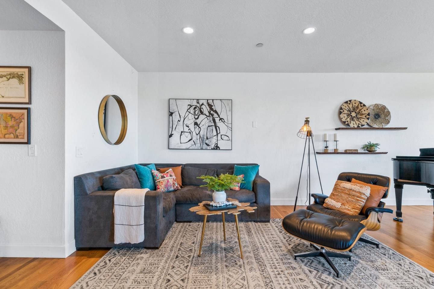 Detail Gallery Image 3 of 33 For 515 2nd St 1a,  Santa Cruz,  CA 95060 - 2 Beds | 2 Baths