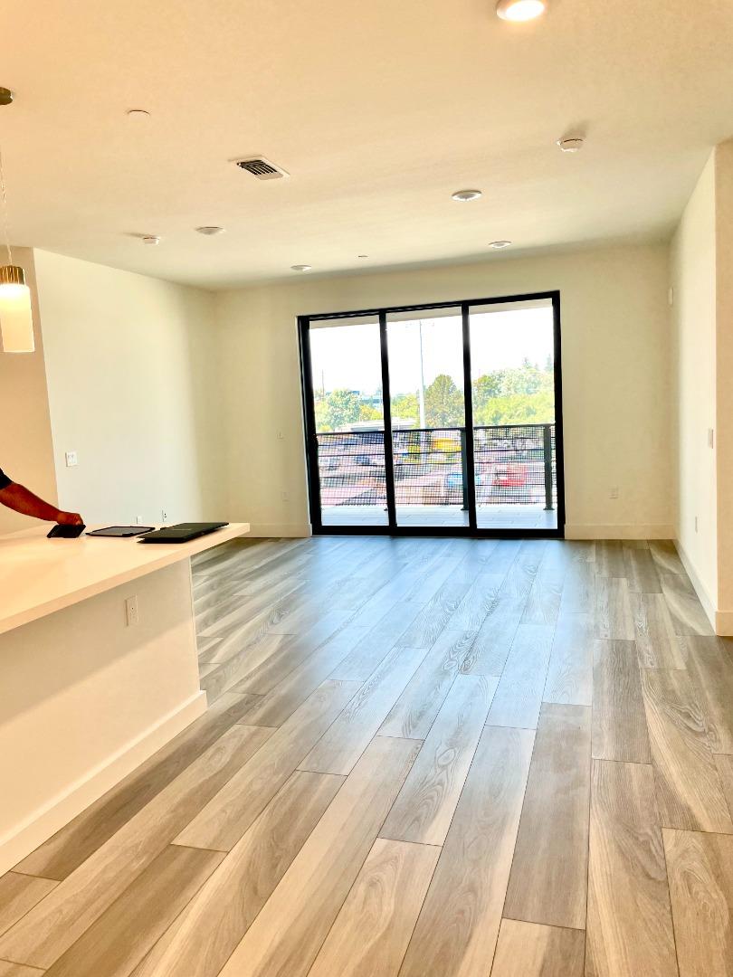 Detail Gallery Image 6 of 20 For 3578 Rambla Pl #323,  Santa Clara,  CA 95051 - 2 Beds | 2/1 Baths