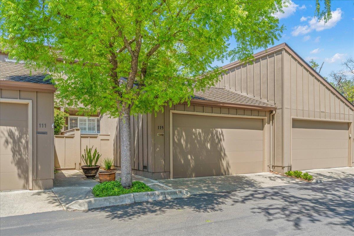 Detail Gallery Image 1 of 1 For 115 Charter Oaks Cir, Los Gatos,  CA 95032 - 3 Beds | 2/1 Baths