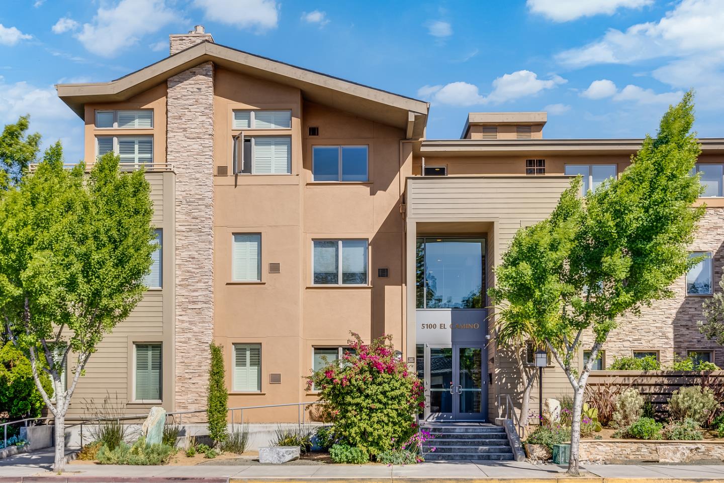 Detail Gallery Image 1 of 1 For 5100 El Camino Real #210,  Los Altos,  CA 94022 - 3 Beds | 2 Baths