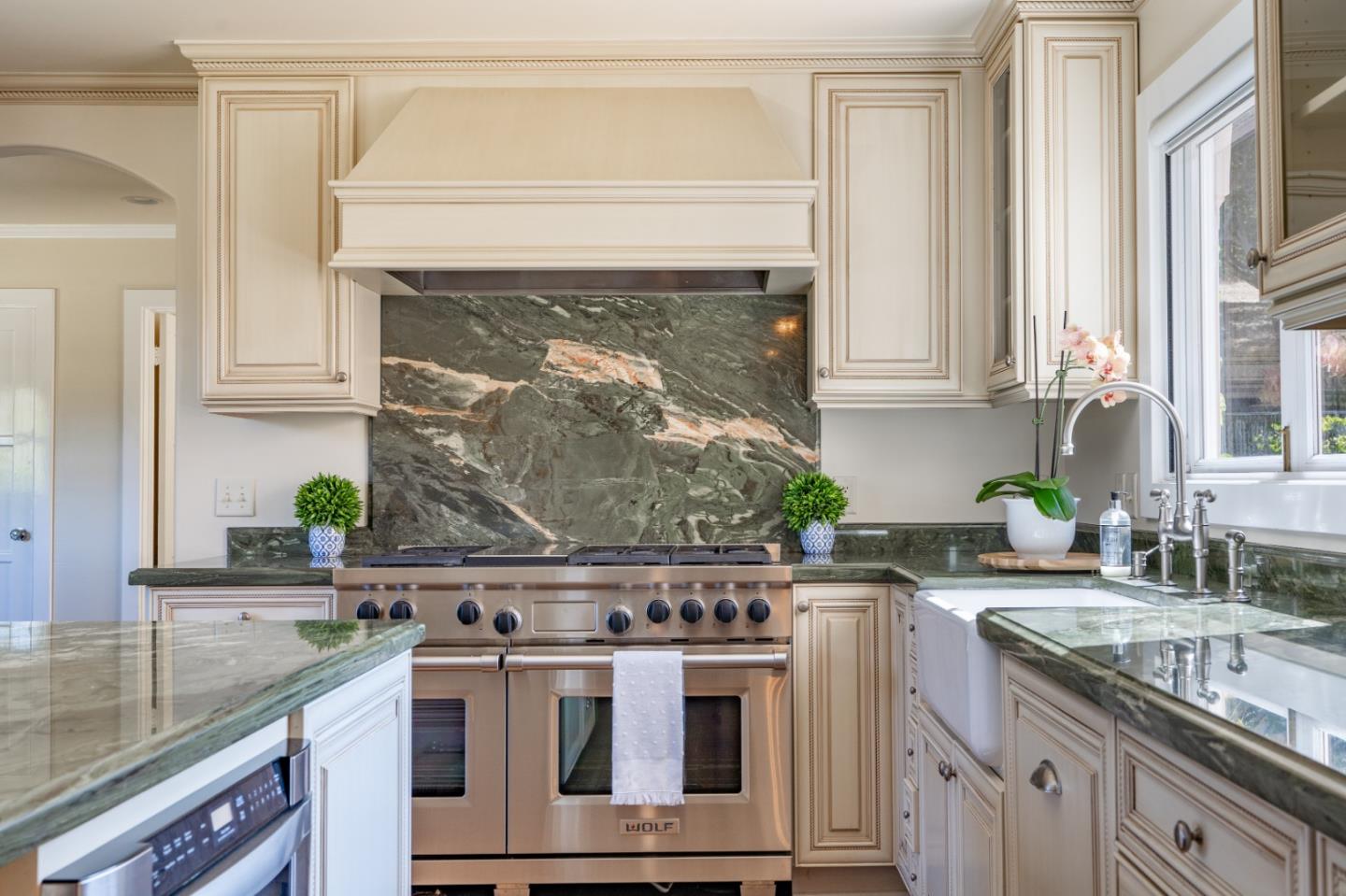 1014 Monterey Salinas Hwy, Salinas, CA 93908 5 Beds 5/2 Baths