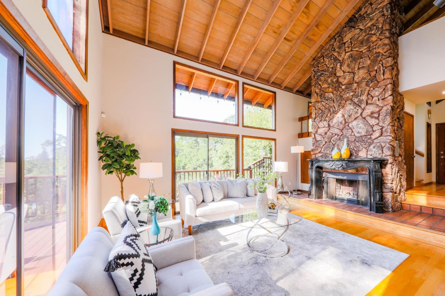 14910 Vickery Ave, Saratoga, CA 95070