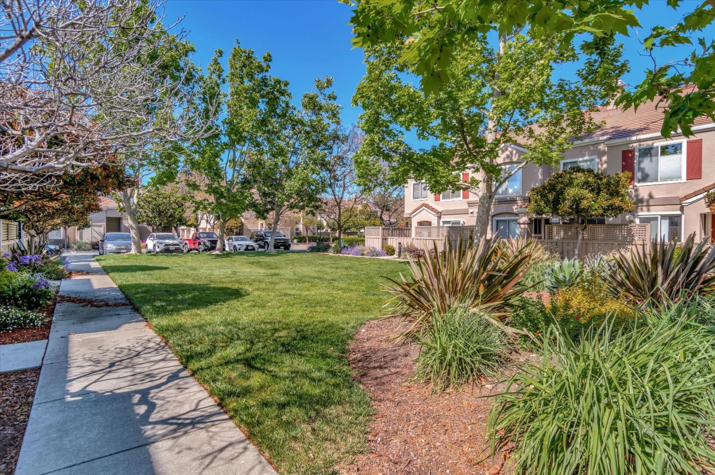 Detail Gallery Image 1 of 1 For 136 Griglio Dr, San Jose,  CA 95134 - 2 Beds | 2/1 Baths