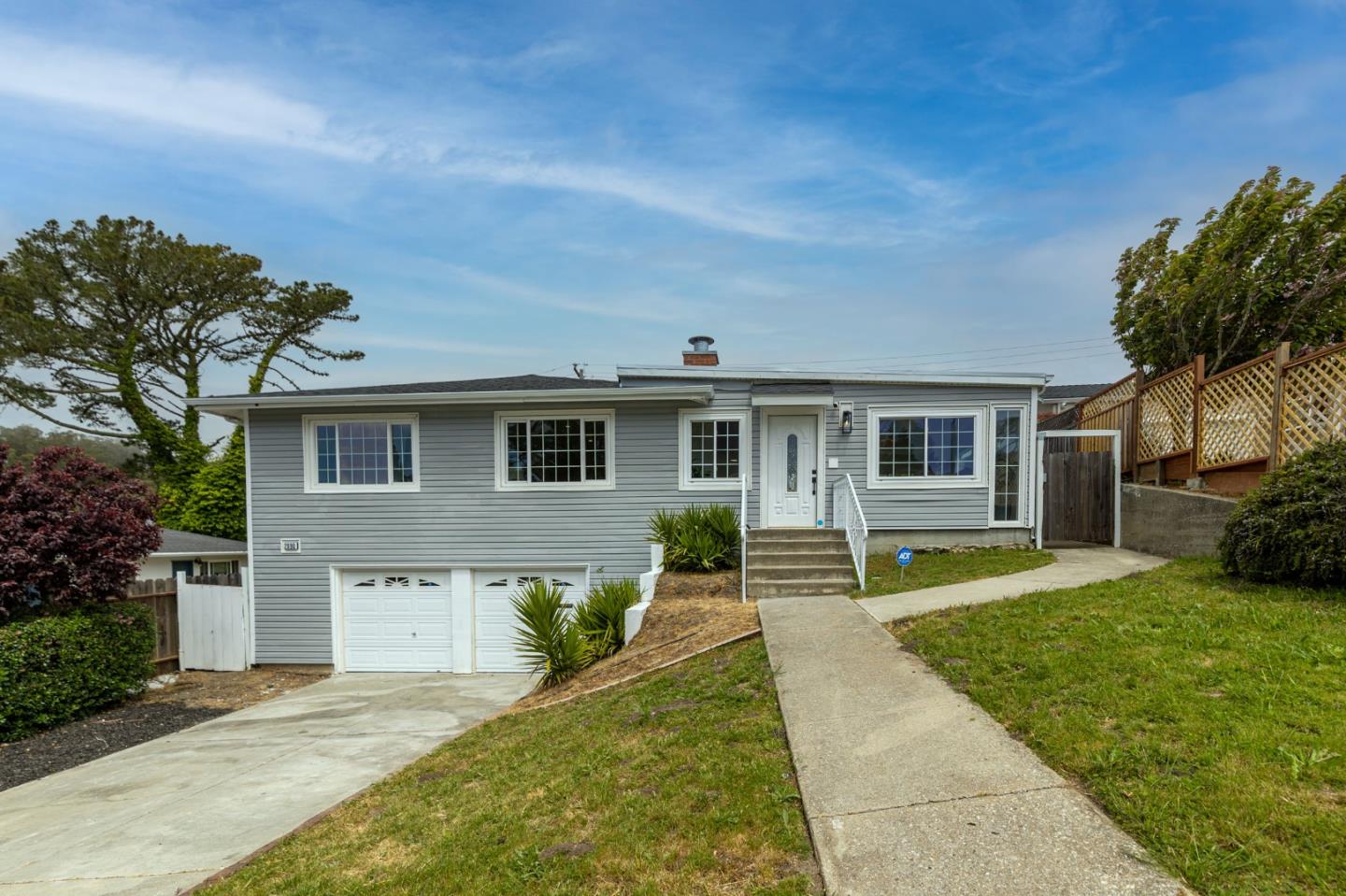 Detail Gallery Image 1 of 1 For 2890 Rollingwood Dr, San Bruno,  CA 94066 - 3 Beds | 3 Baths