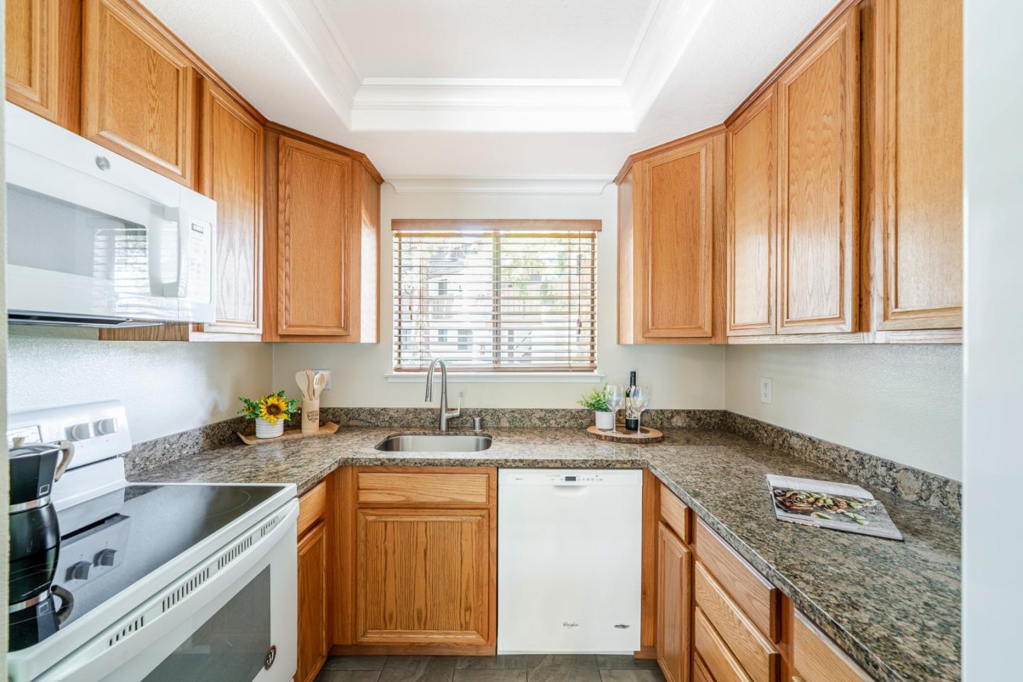 Detail Gallery Image 1 of 1 For 2201 Monroe St #103,  Santa Clara,  CA 95050 - 2 Beds | 1 Baths