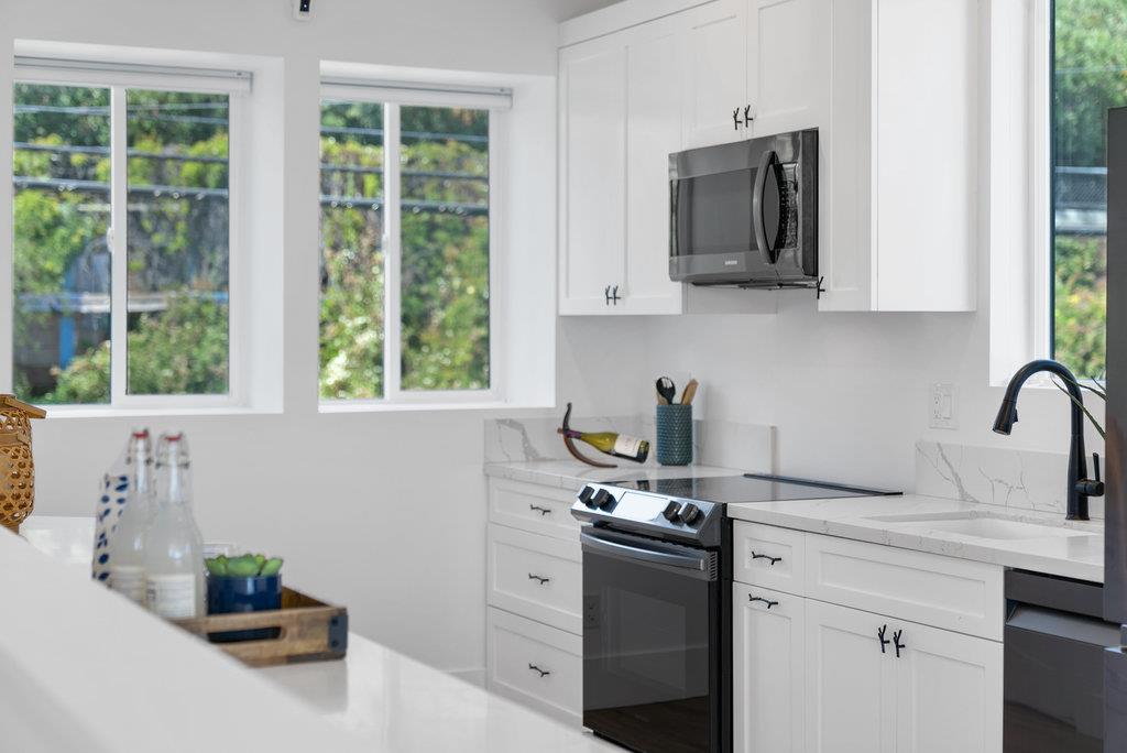 Detail Gallery Image 15 of 35 For 517 High St, Santa Cruz,  CA 95060 - 2 Beds | 3 Baths