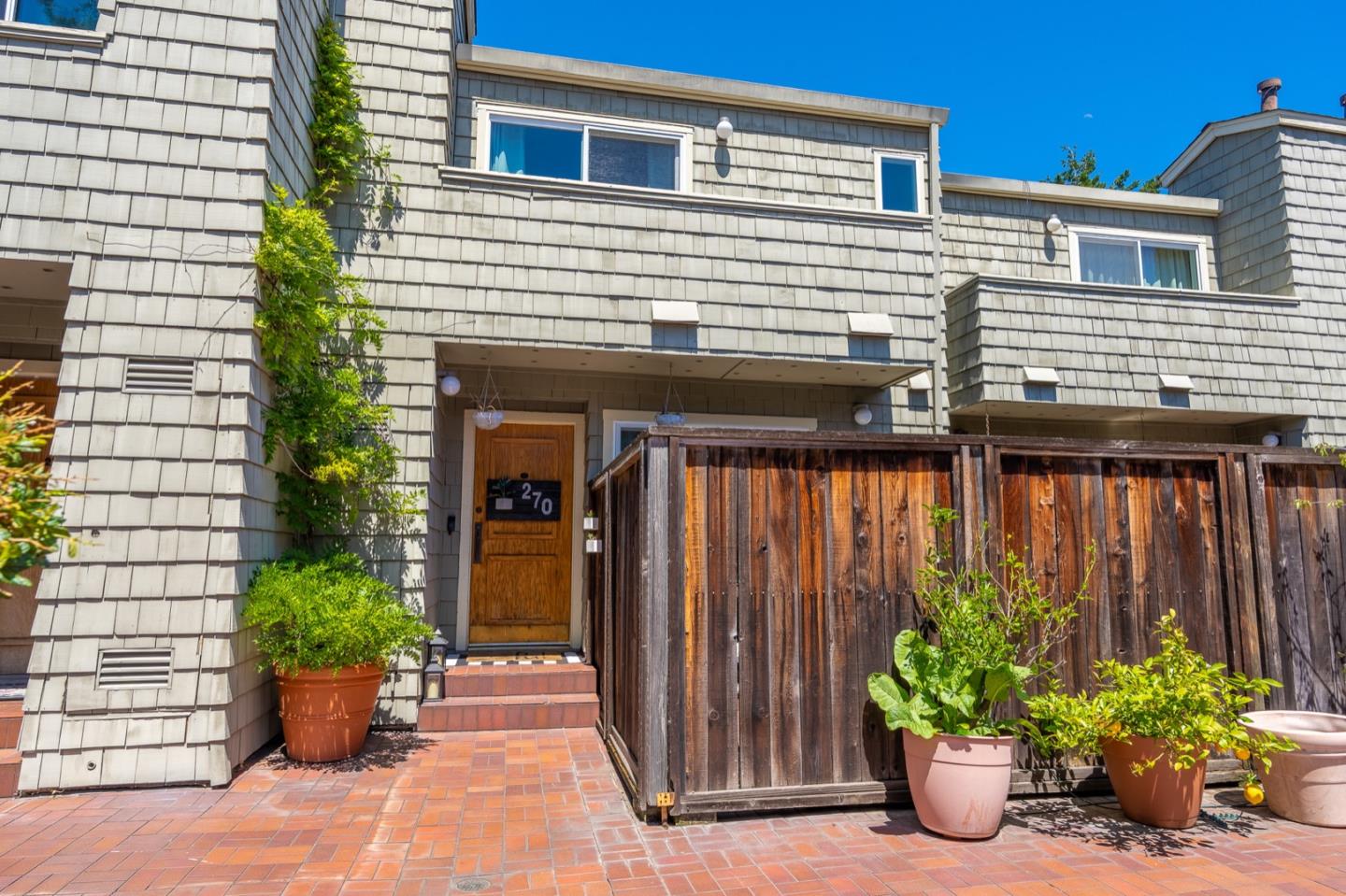 Detail Gallery Image 2 of 31 For 270 State St, San Mateo,  CA 94401 - 2 Beds | 2/1 Baths