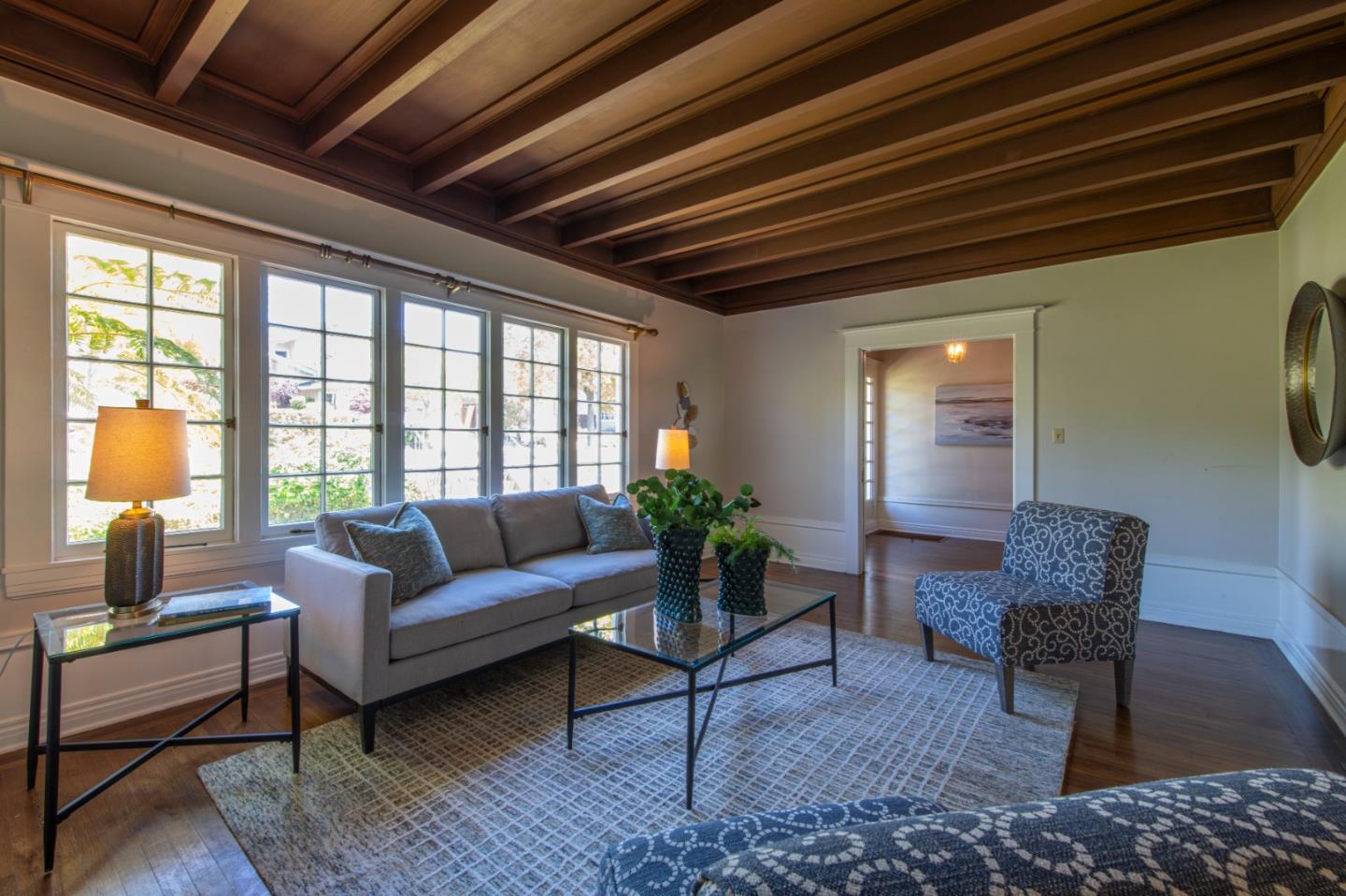Detail Gallery Image 1 of 1 For 21 York Dr, Piedmont,  CA 94611 - 4 Beds | 2/1 Baths