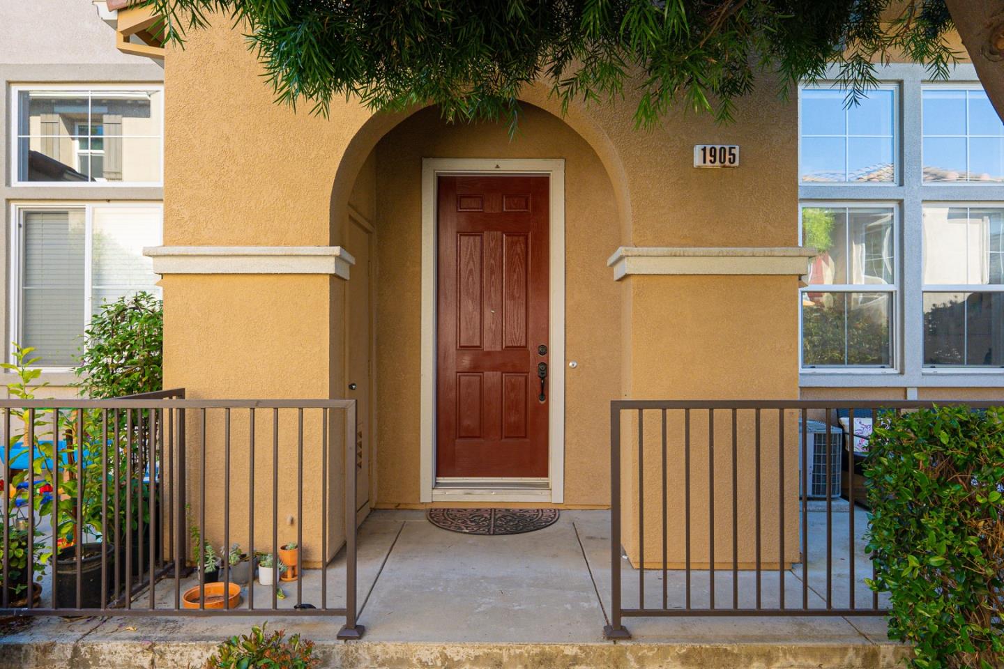 Detail Gallery Image 1 of 1 For 1905 Silva Pl, Santa Clara,  CA 95054 - 3 Beds | 2/1 Baths