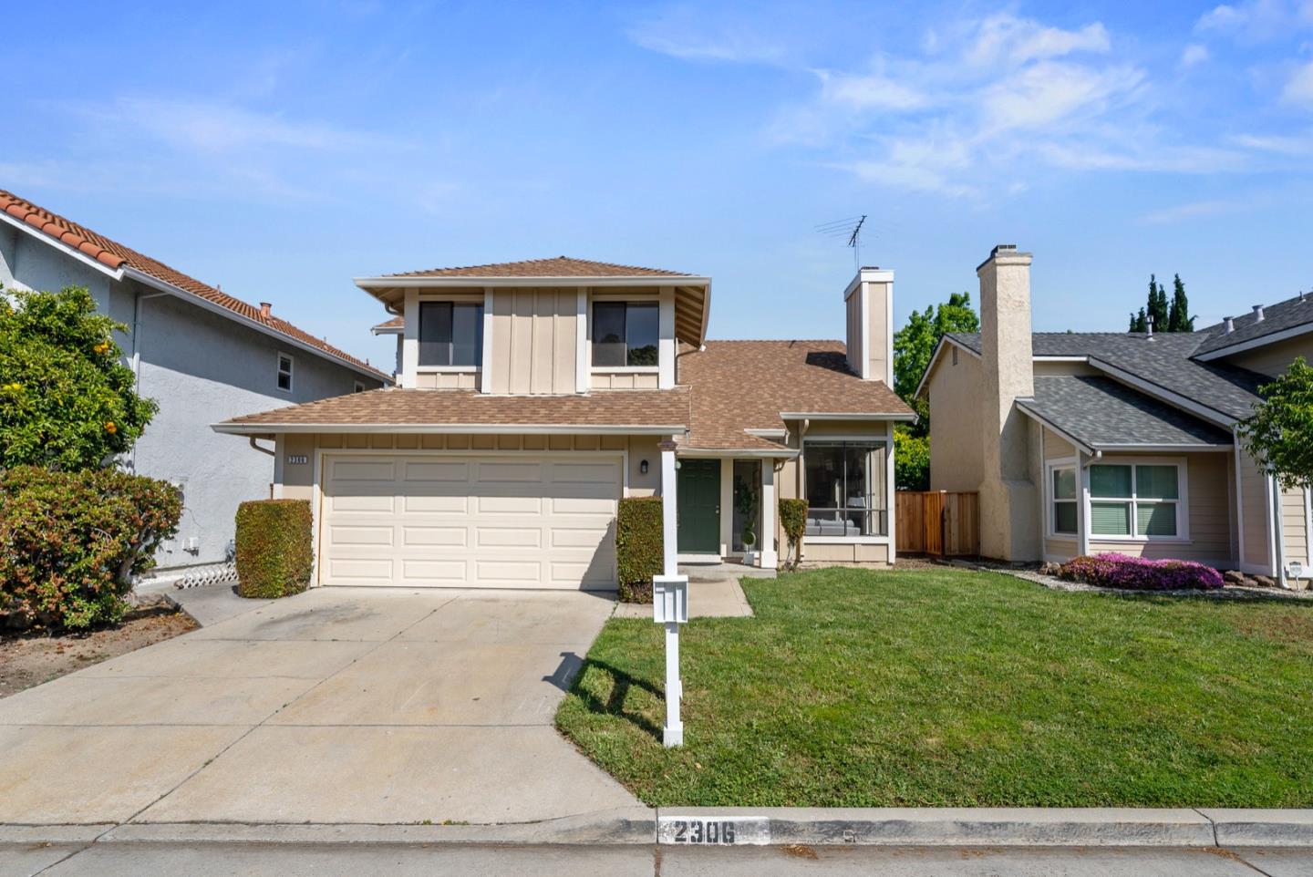 Detail Gallery Image 1 of 1 For 2306 Emerald Hills Cir, San Jose,  CA 95131 - 4 Beds | 2/1 Baths