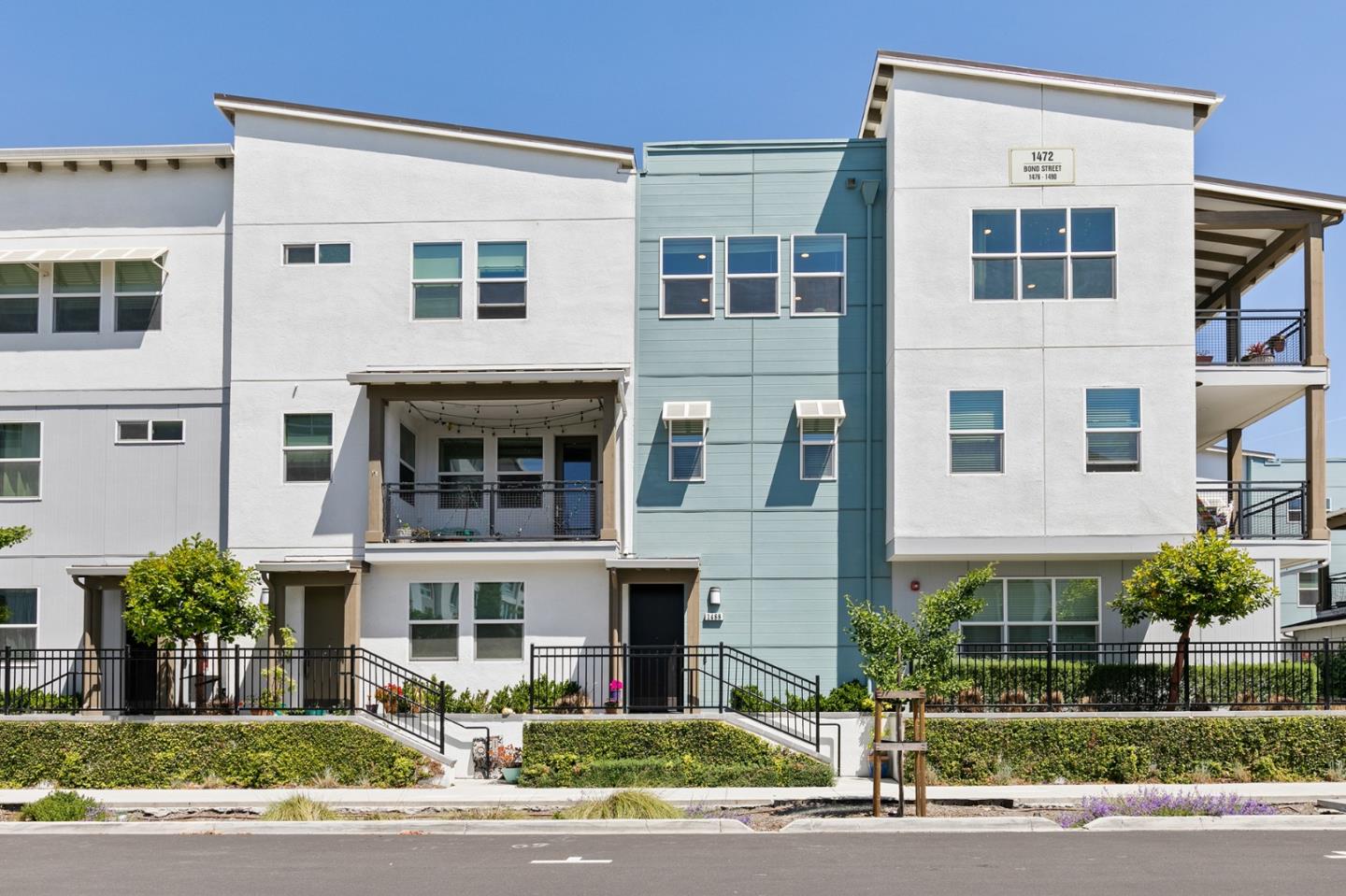 Detail Gallery Image 1 of 1 For 1488 Bond St, Milpitas,  CA 95035 - 2 Beds | 2 Baths