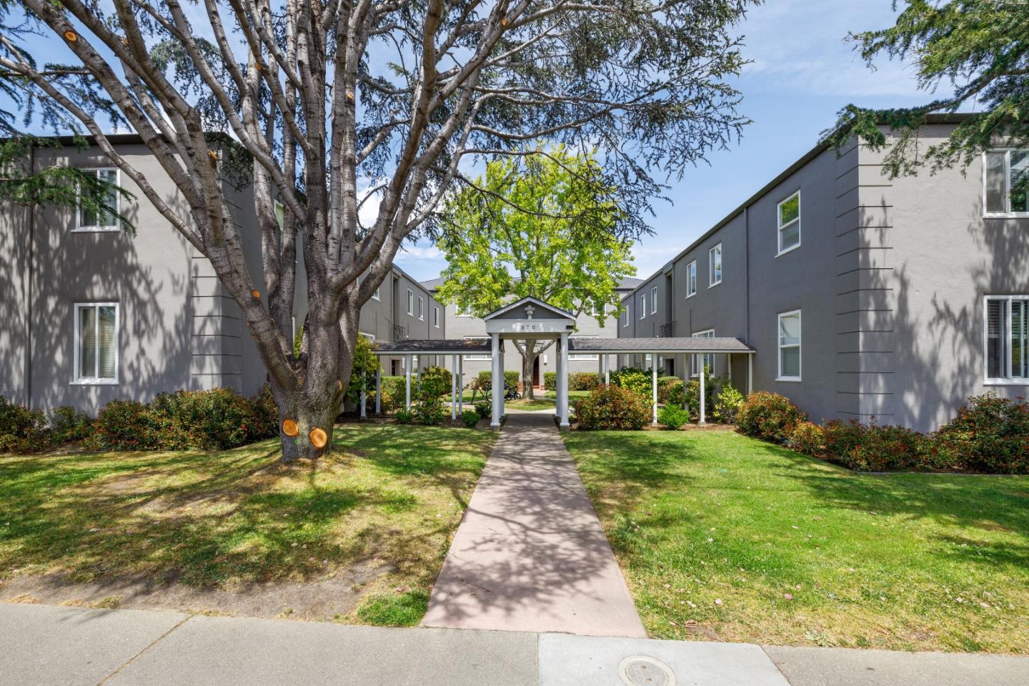 Photo of 970 Magnolia Ave in Millbrae, CA